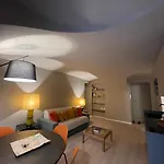 Quadrilatero , 2br , Parking In Centro Apartament
