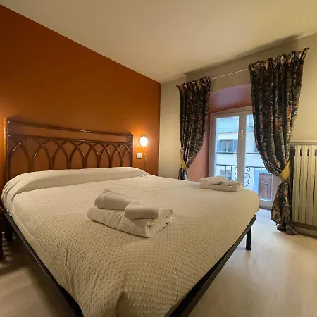 Quadrilatero , 2br , Parking In Centro