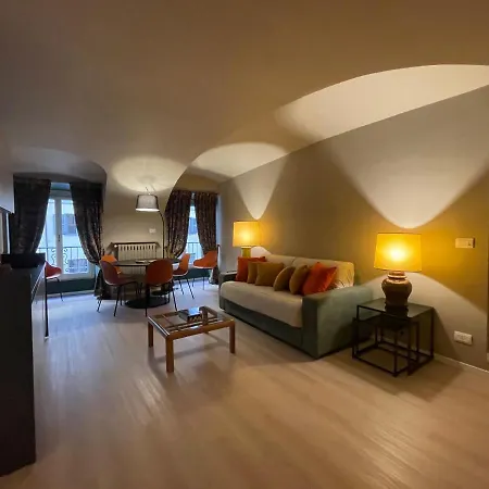 Quadrilatero , 2br , Parking In Centro Apartment *