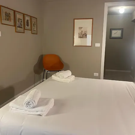 Quadrilatero , 2br , Parking In Centro Turin