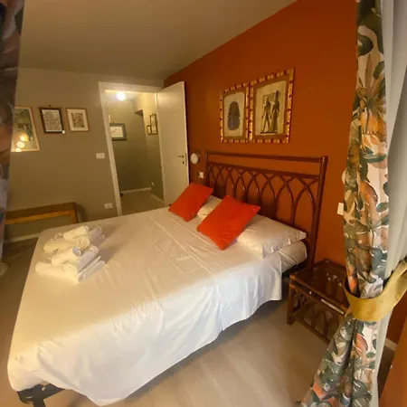 Quadrilatero , 2br , Parking In Centro Apartment *