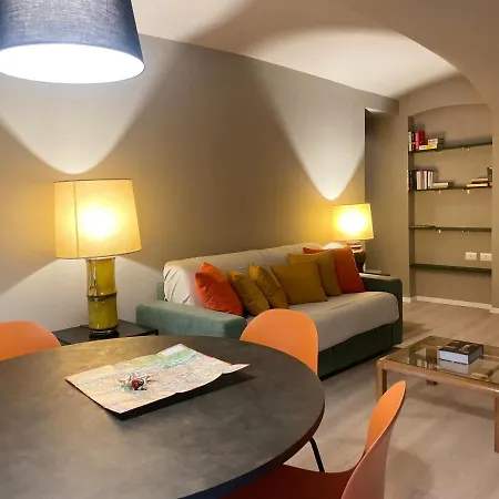 Lägenhet Quadrilatero , 2br , Parking In Centro Turin