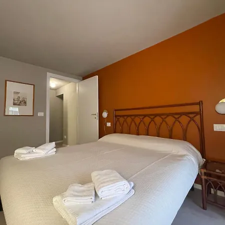 Quadrilatero , 2br , Parking In Centro *